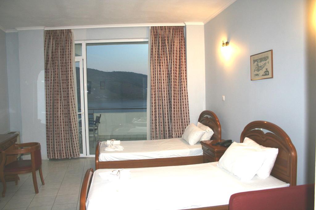 Revis Station Plataria Hotel Exterior foto