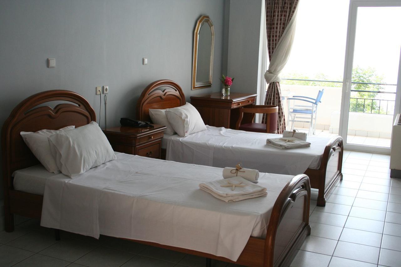 Revis Station Plataria Hotel Exterior foto