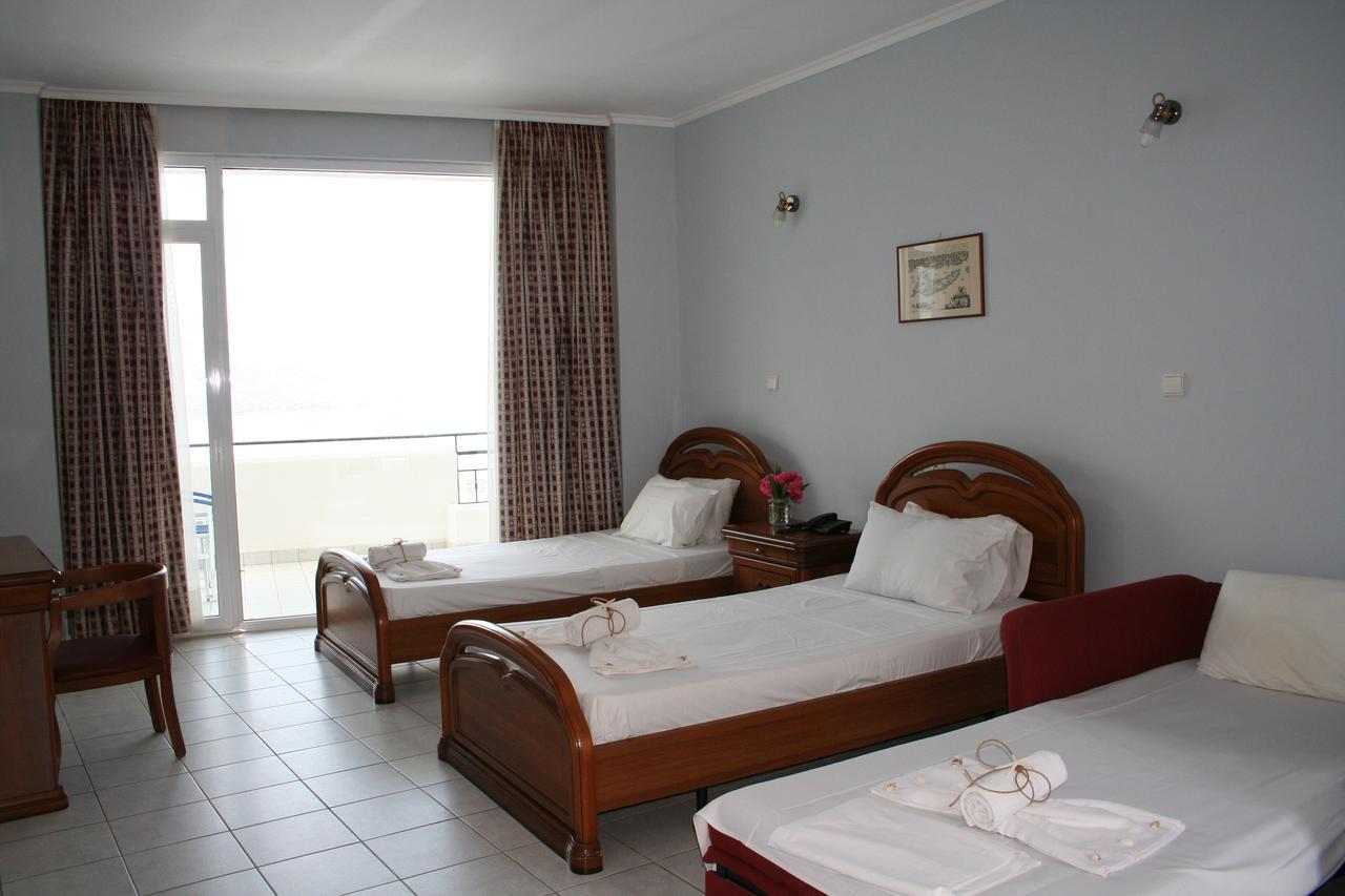 Revis Station Plataria Hotel Exterior foto
