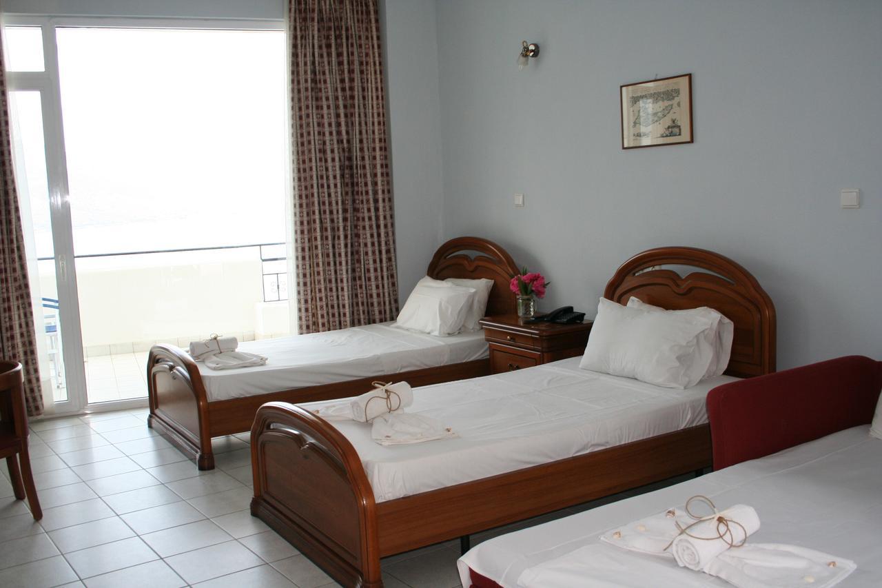 Revis Station Plataria Hotel Exterior foto