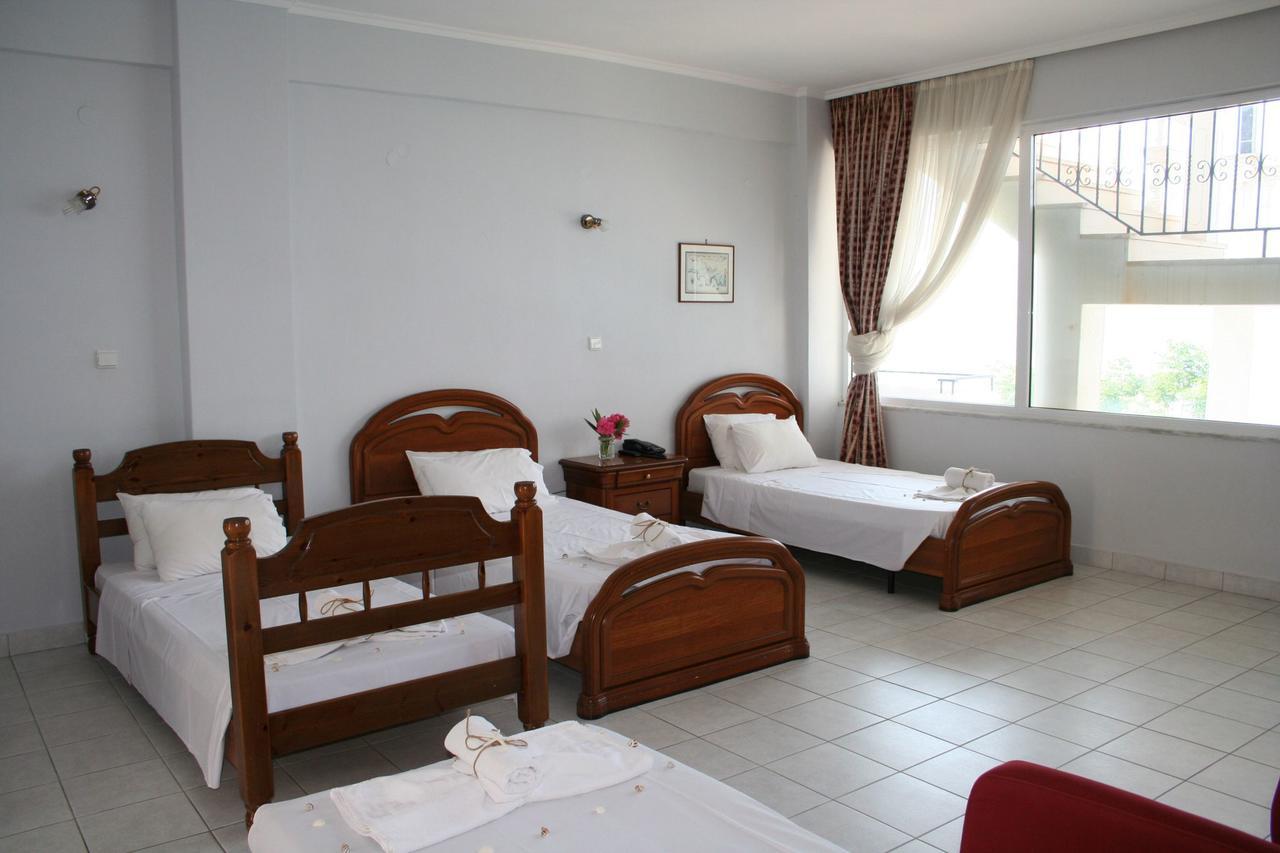 Revis Station Plataria Hotel Exterior foto