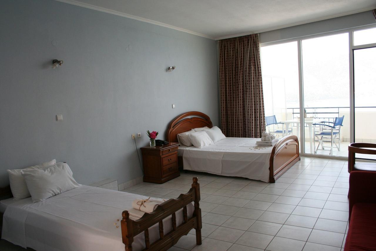 Revis Station Plataria Hotel Exterior foto